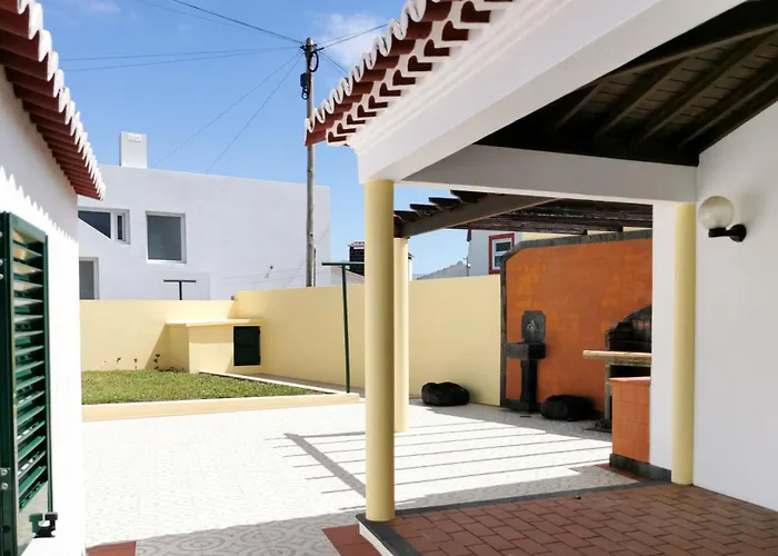 بيت للعطل Aurora House